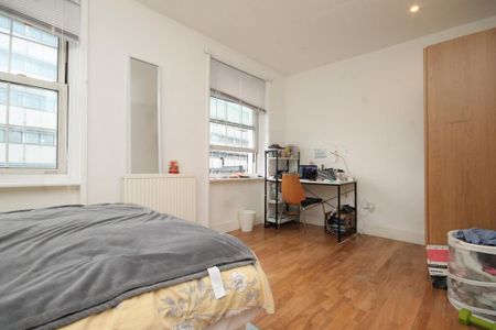 3 bedroom flat to rent - Photo 4