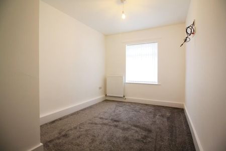 1 bedroom ground floor flat to rent - Photo 2