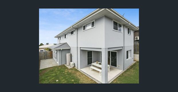 Freshly Updated Modern Home in Prime Thornlands Location - Photo 1