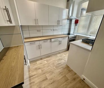 House share to rent - Photo 2