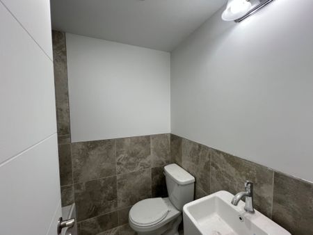 For Lease - 4876 Simcoe Street Unit# 2, Niagara Falls, Ontario - Photo 5