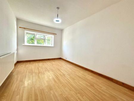 Redwood Close, Uxbridge, UB10 - Photo 2