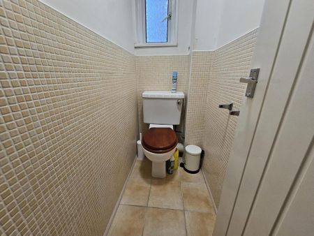 3 bedroom house to rent - Photo 2