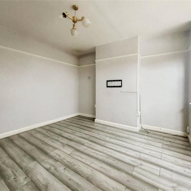 3 bedroom end of terrace house to rent - Photo 1