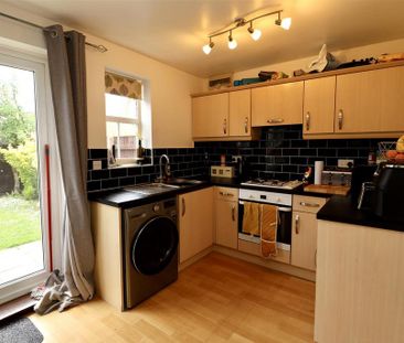2 bedroom terraced house to rent - Photo 2