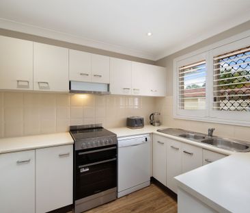 Immaculate 3 bedroom home - Prime Location - Photo 5
