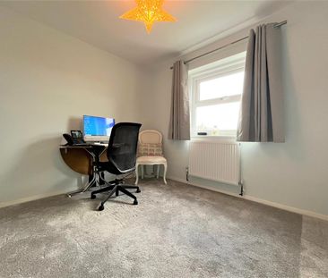 2 bedroom apartment - Photo 2