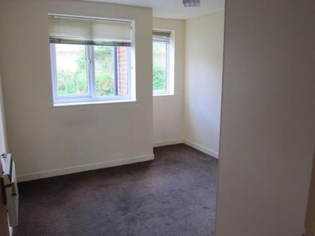 1 bedroom ground floor flat to rent - Photo 2
