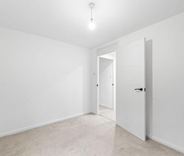 4 bedroom terraced house to rent - Photo 5