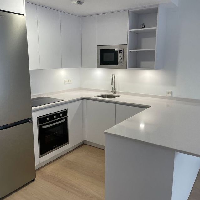 Alquiler de piso en Calle Vicenzo Bellini, 1 - Photo 1