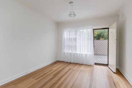 Renovated two bedroom unit in popular lifestyle locale - Photo 2