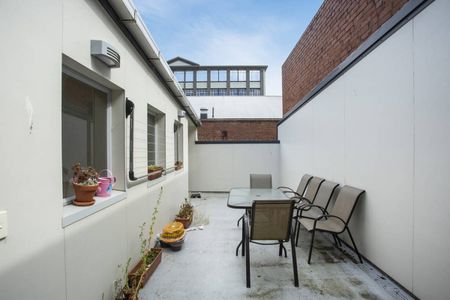 Location - Location - Photo 2