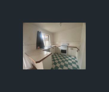 2 bedroom duplex in good condition - Photo 4