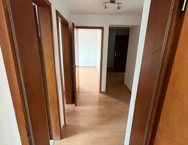 Dachgeschosswohnung in Gladbeck Mitte - Foto 1