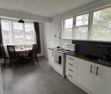 Cosy on Cobham. - Photo 3