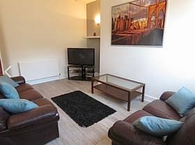 5 Bed - 24 Walmsley Road, Hyde Park, Leeds - LS6 1NG - Student - Photo 2