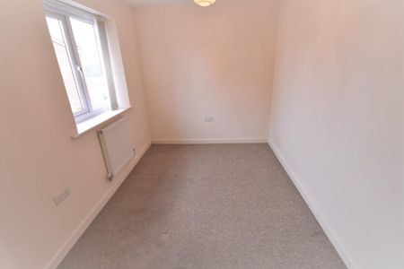 3 bedroom semi-detached house to rent - Photo 3