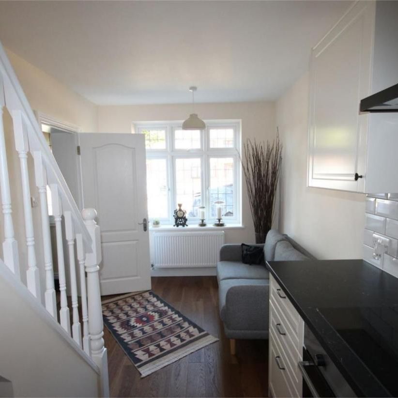 Wentworth Hill, Wembley - Photo 1