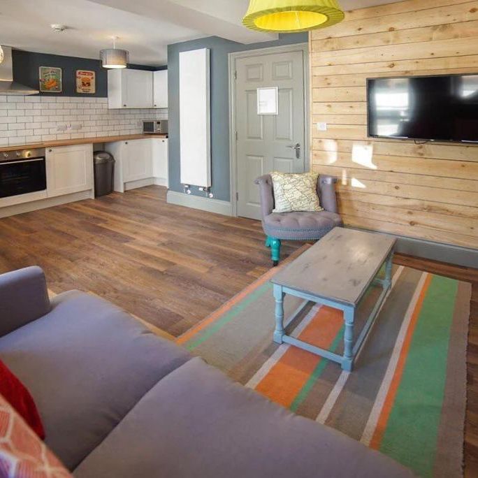 1 bedroom in a flat share to rent - Photo 1