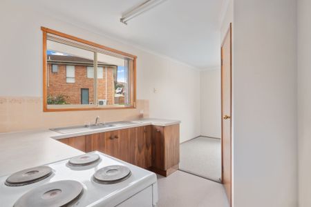 Immaculate two bedroom villa - Photo 5