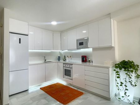 Middle Floor Apartment | Nerja | €1.000/Month - Photo 3