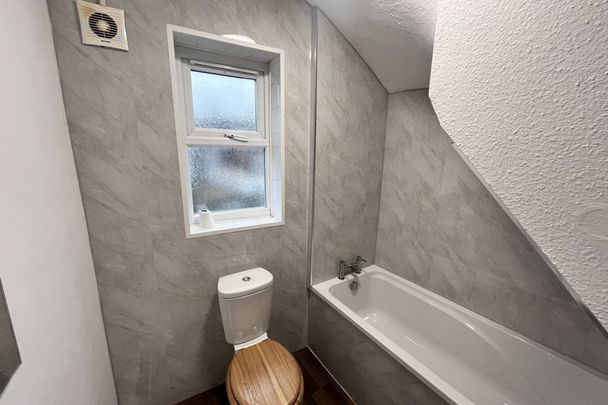 Queen Street - Photo 1