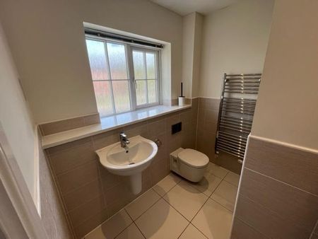 2 bedroom semi-detached house to rent - Photo 4