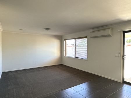 9 Warrumbungle Drive, SHEPPARTON VIC 3630 - Photo 2