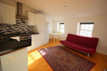 1 bedroom flat to rent - Photo 2
