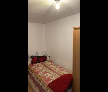 Room in a Shared House, Barnhill Road, HA9 - Photo 3