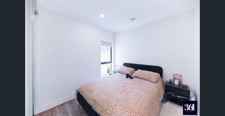 For Rent | Modern 4-bedroom home with open-plan living, stylish kitchen, heating and cooling, close to shopping, transport & major roads. - Photo 4