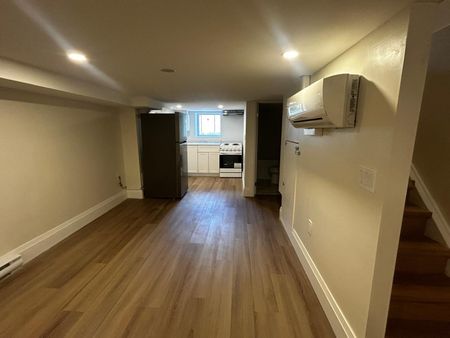 For Lease - 659 Vaughan Road Unit# 3, Toronto, Ontario - Photo 2