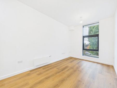 Lakeside East, The Causeway, Staines-Upon-Thames,TW18 - Photo 2