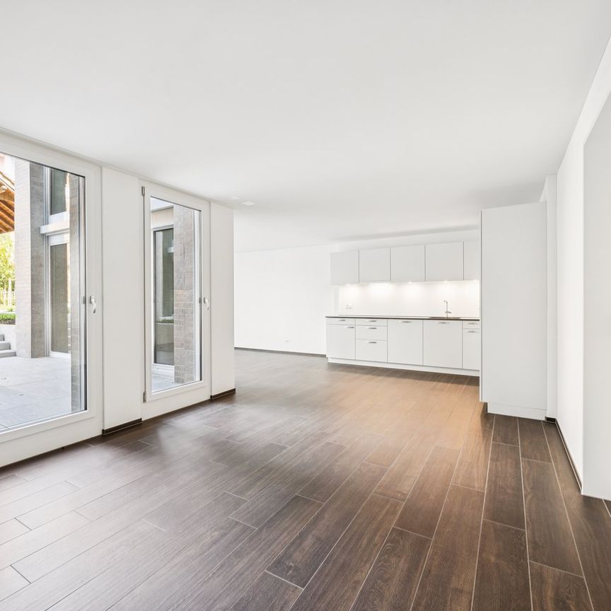 ERSTVERMIETUNG: Moderne Split-Level-Wohnung mit Charme in Zürich-Oerlikon - Photo 1