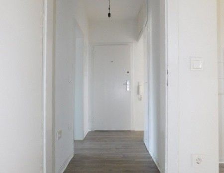 Ansprechende und teilrenovierte 2-Raum-Wohnung mit Wohnküche sucht neuen Mieter... - Photo 1