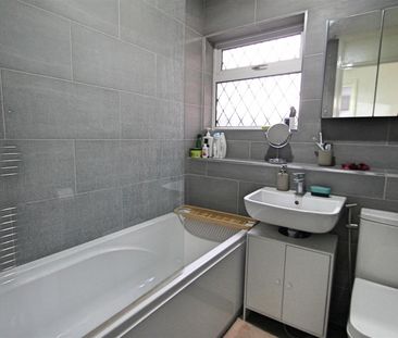 1 bed flat to rent in Vega Road, Bushey, WD23 - Photo 4