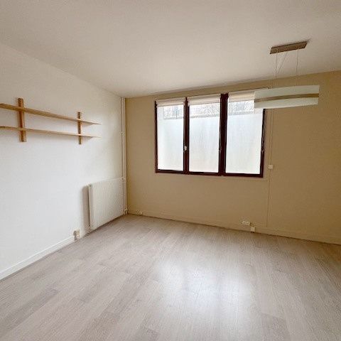 Location Appartement 1 pièce 25m² VILLENNES SUR SEINE 78670 - Photo 1