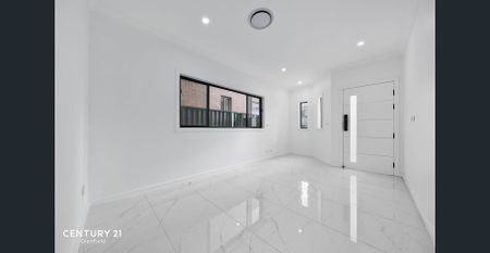 Exquisite Brand New Family Haven in Gledswood Hills - Photo 4