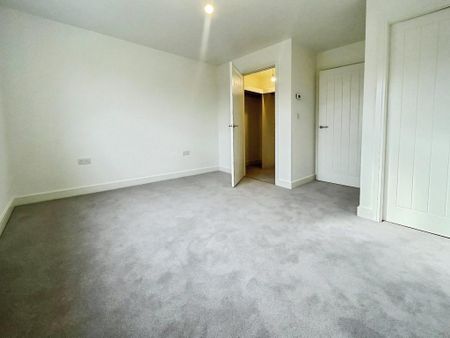 4 bedroom detached house to rent - Photo 5