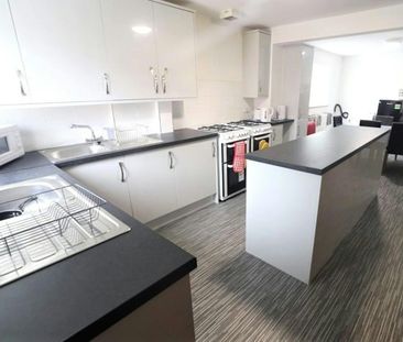 Flat to rent on - Photo 1