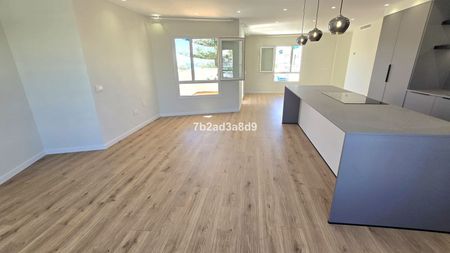 Penthouse in San Pedro de Alcántara - Photo 2