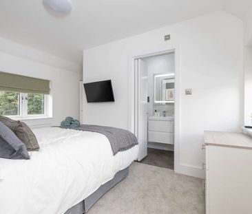 Burnell Avenue Room 5 - Photo 5