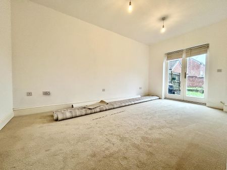 3 bedroom semi-detached house to rent - Photo 2