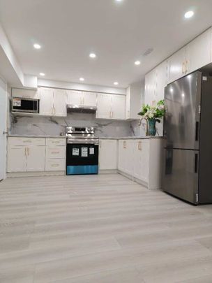 For Lease - 252 Borealis Avenue, Aurora, Ontario - Photo 1