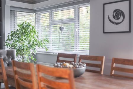 Mark Way, Godalming, Surrey, GU7 - Photo 4