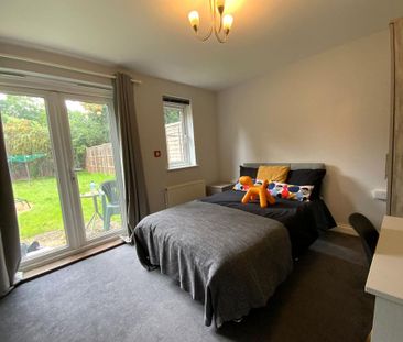 1 bedroom in a house share to rent - Photo 2