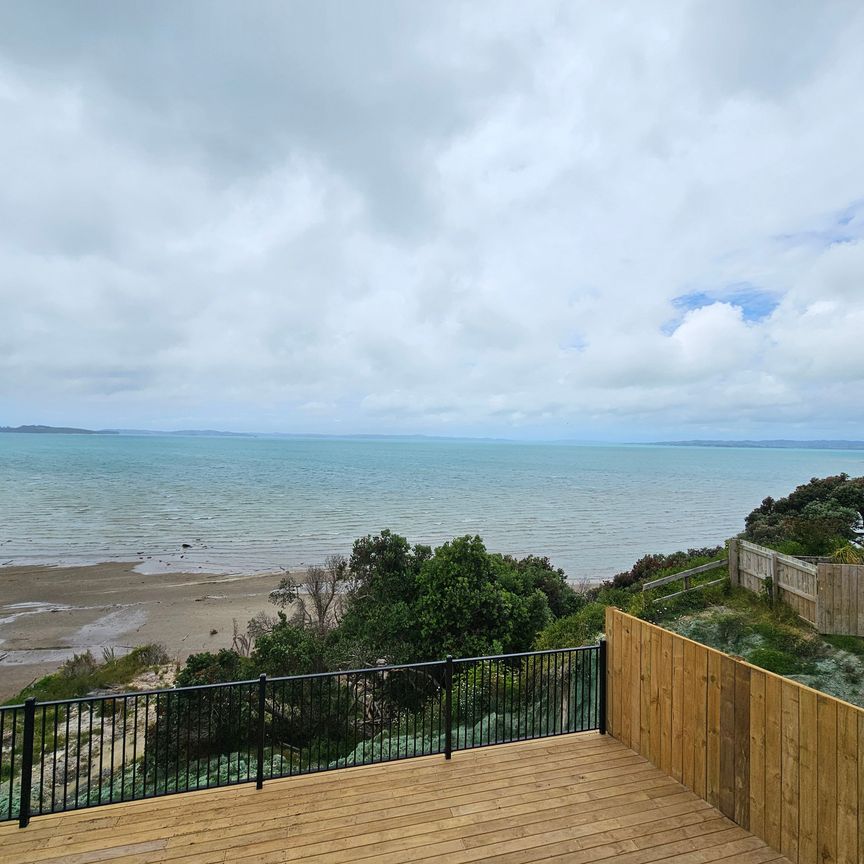 Big family home with Stunning sea views in Macleans Zone - Photo 1