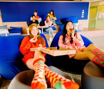 Signature Studio Apartment-Double Bed with Standard View - Photo 3