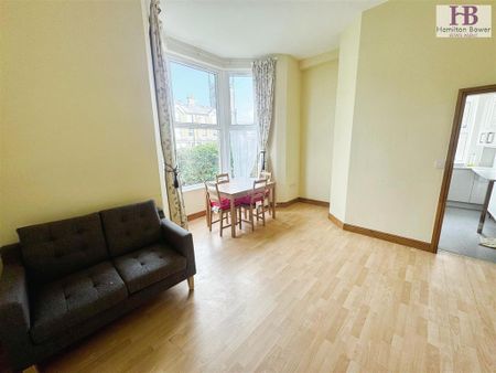 2 bedroom flat to rent - Photo 3