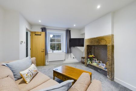 2 bedroom semi-detached house to rent - Photo 3